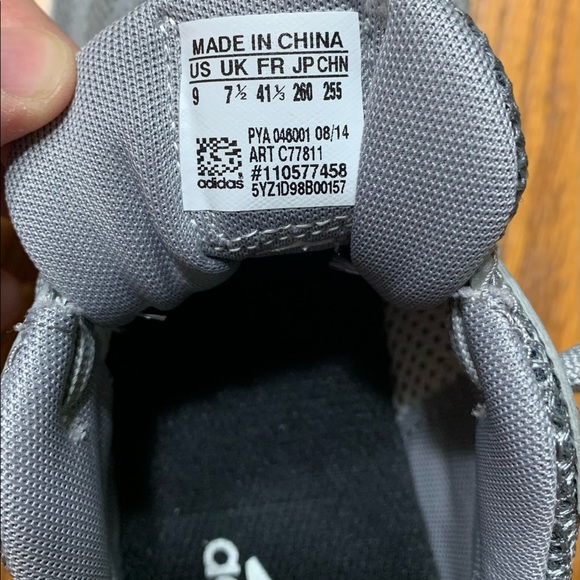 Ladies adidas running shoes in size 9. - Picture 5 of 7